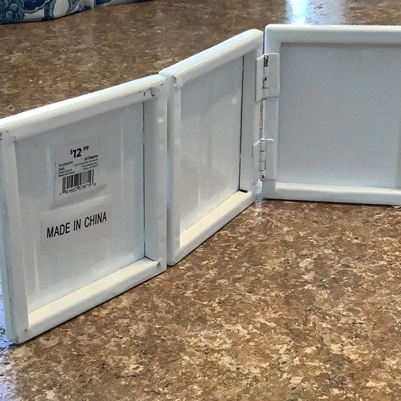 WHITE AND BLACK (FAITH) DECORATIVE TILES - Picture 3 of 4